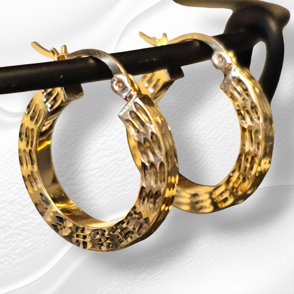 Vintage 14k gold 21mm Hoop Earrings - Picture 3 of 16